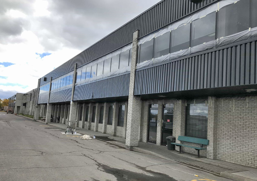 Extérieur bâtiment industriel   Extérieur bâtiment industriel